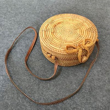 Load image into Gallery viewer, 2TRIDENTS Circle Handwoven Rattan Bag - Crossbody Handbag For Any Occasions Such As Beach, Party, Shopping And Dating (loukong20x8cm)