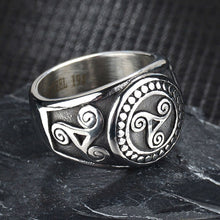 Load image into Gallery viewer, GUNGNEER Celtic Triskele Triskelion Allison Stainless Steel Ring Jewelry for Men Women
