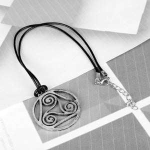 GUNGNEER Celtic Triskele Trinity Love Stainless Steel Pendant Necklace Jewelry for Men Women