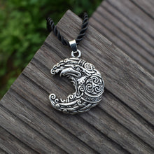 Load image into Gallery viewer, GUNGNEER Celtic Knot Triskele Viking Raven Pendant Necklace with Wolf Key Chain Jewelry Set